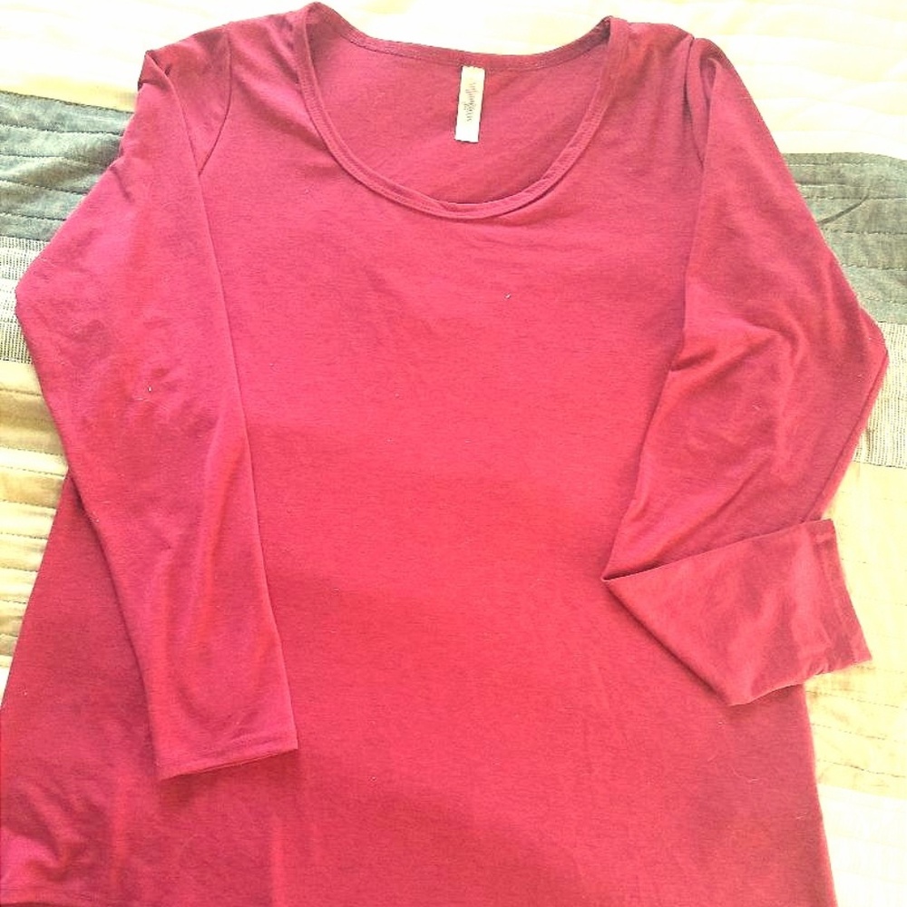 Lularoe Lynnae Raspberry Top-L